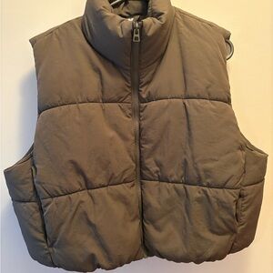 H&M - Puffer Vest in Khaki Olive Green